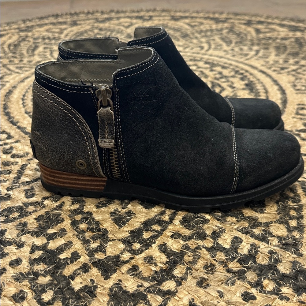 Sz 7(7.5)⭐️Sorel Major Low Ankle Black, Distressed Charcoal Heel Waterproof Boot